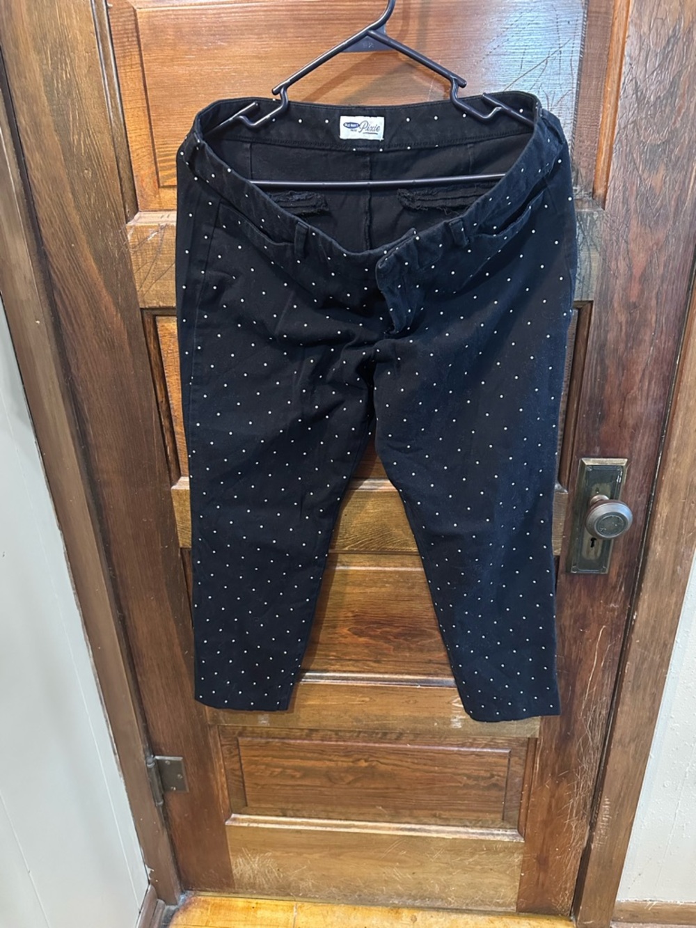 Old Navy Black Pixie Polka Dot Cropped Pants